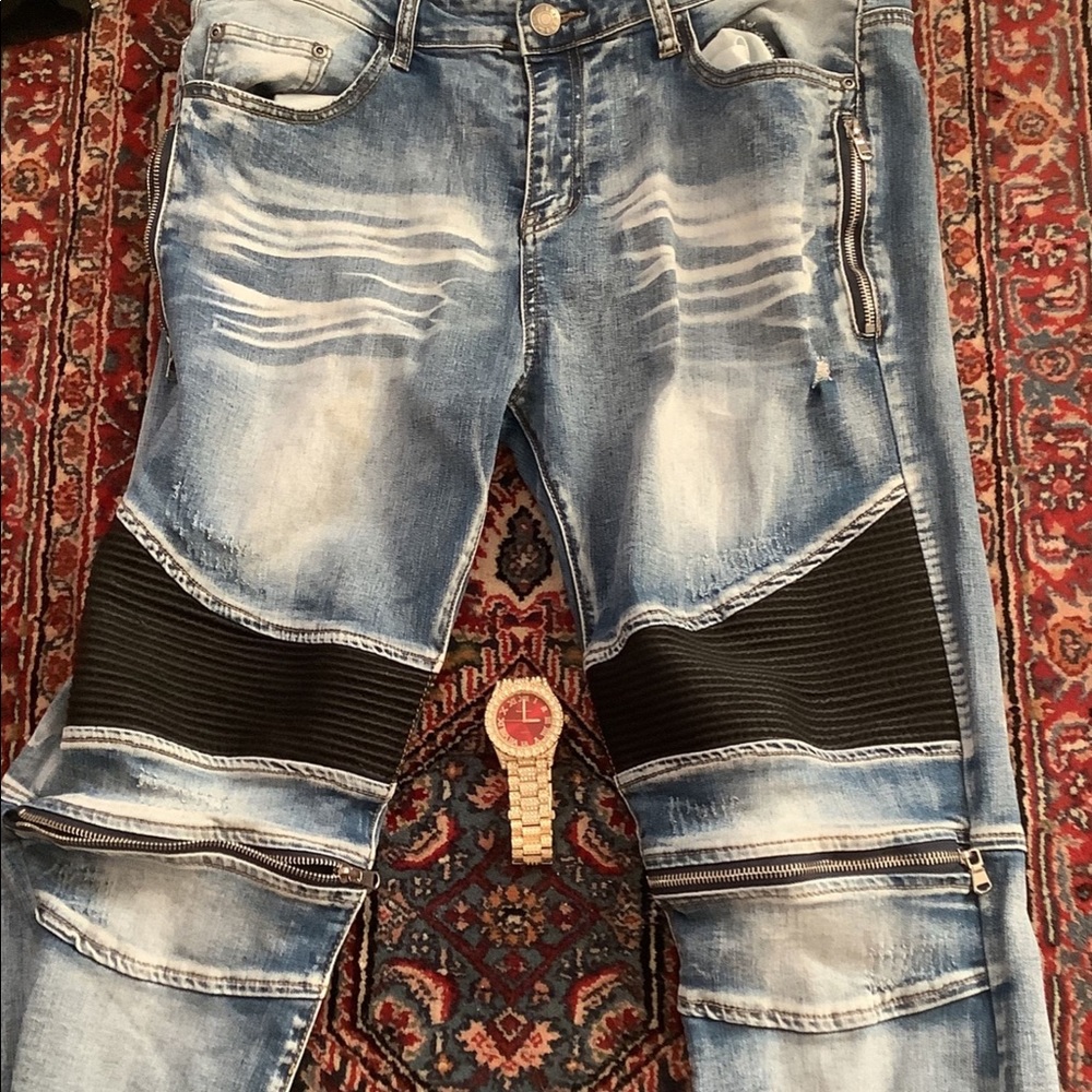 DESIGNER HIP-HOP JEANS, KNEE ZIPS (WITH FREE GOLD PLATED RAYMOND DIAMOND WATCH)